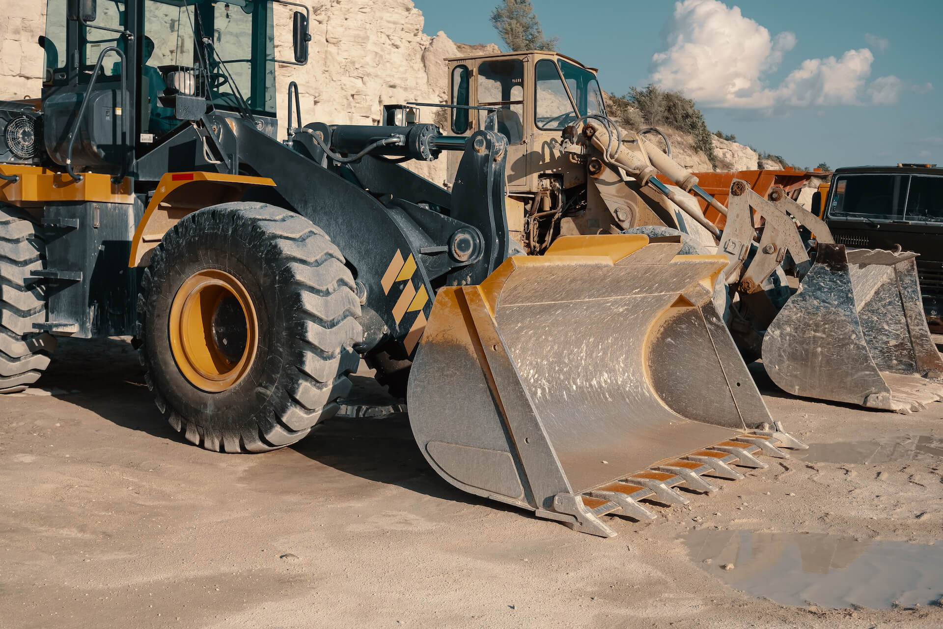 Bulldozers in a quarry | Featured image for Heavy Vehicle Finance for Truck Finance Australia.